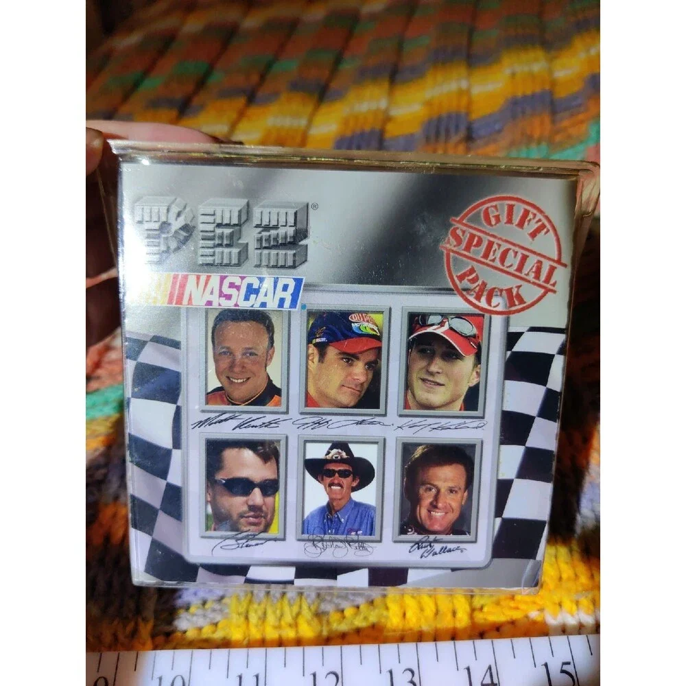 NASCAR Tony Stewart 2006 Collectors PEZ